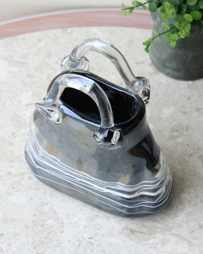 ガラス製のバッグをモチーフにしたユニークな花瓶 インテリア小物 輸入家具の専門店 アピタス